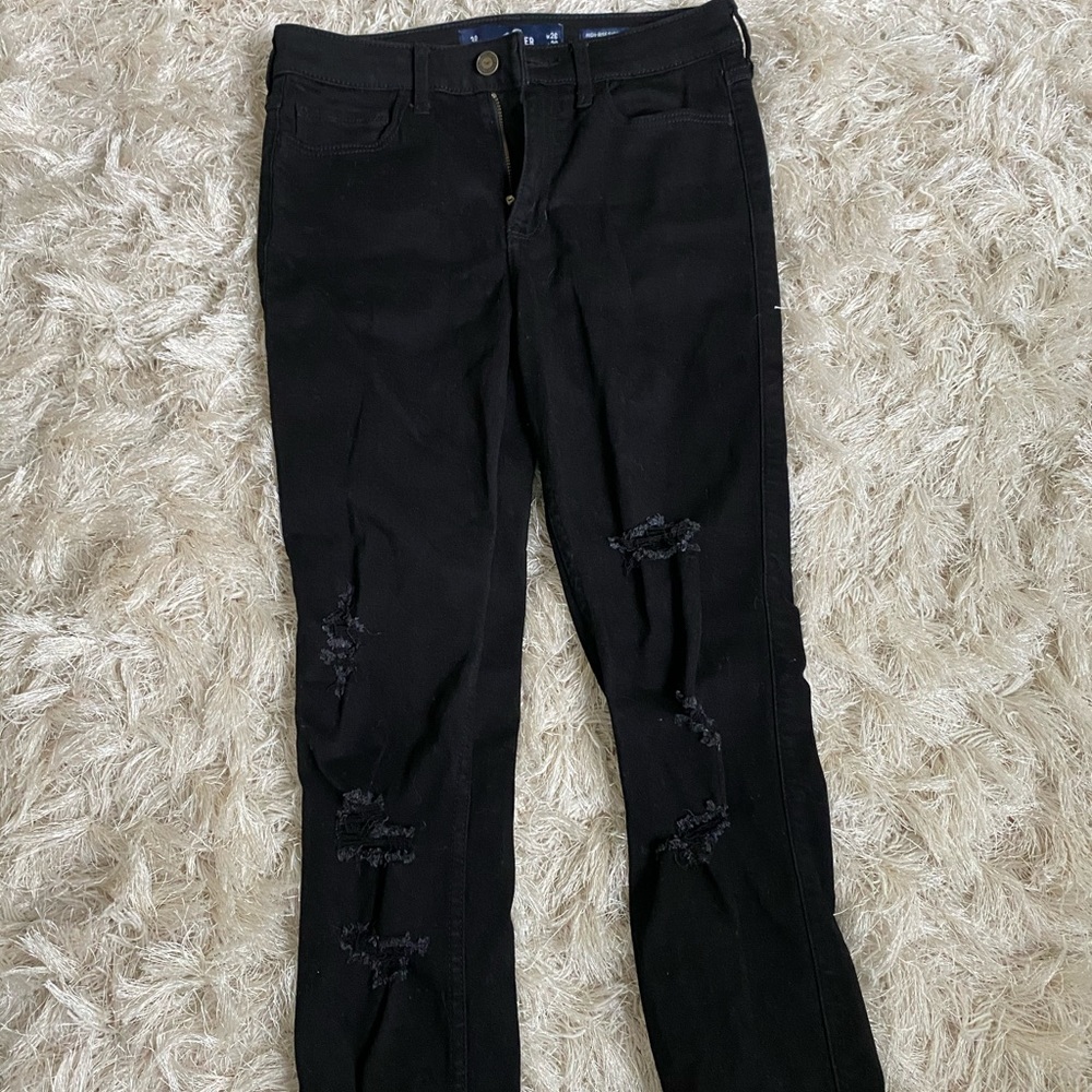 Black ripped skinny jeans